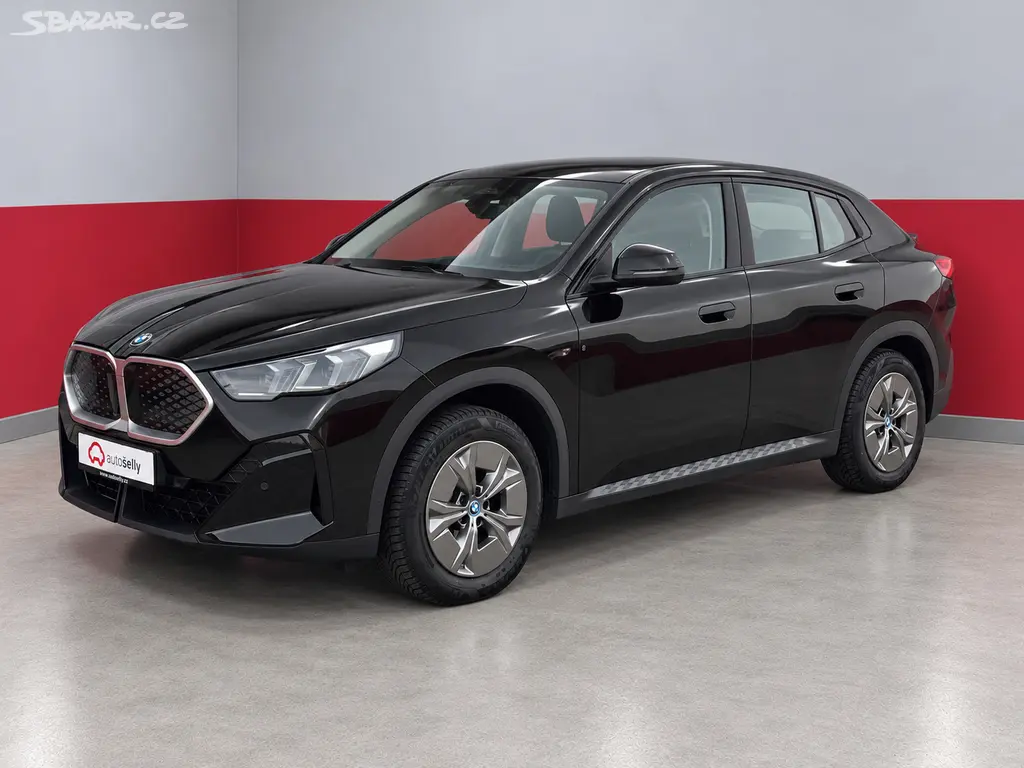 BMW iX2 eDrive20 150 kW 2025/ 7 646 km /ZÁRUKA BMW